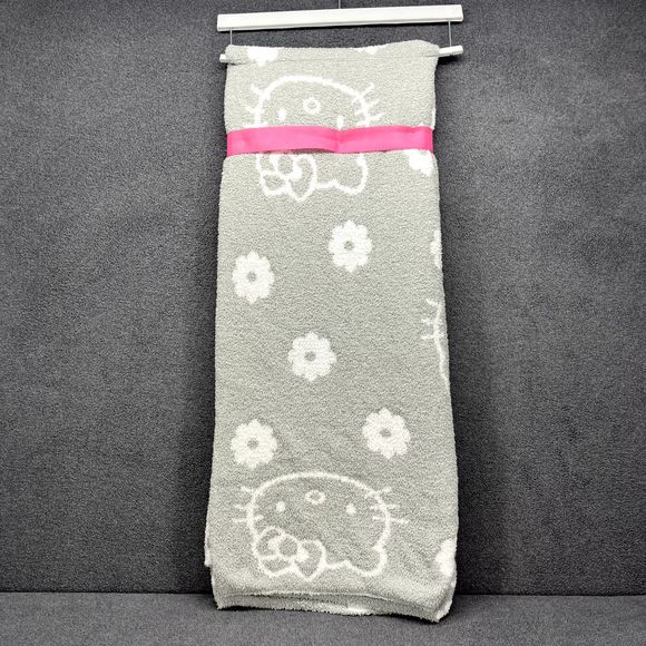 HELLO KITTY Blanket Gray & White Super Soft Throw Blanket 50" X 60" New - Picture 6 of 14